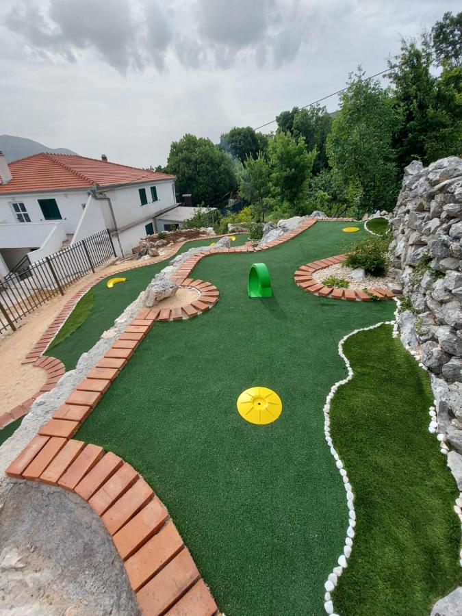 Villa Sagosde With Swimming Pool And Mini Golf Zagvozd Zewnętrze zdjęcie