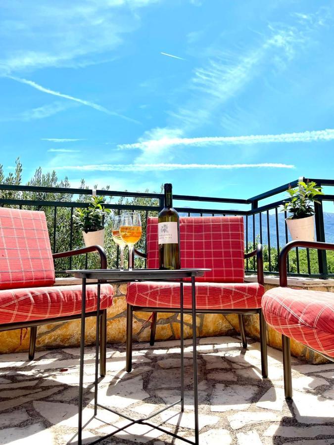 Villa Sagosde With Swimming Pool And Mini Golf Zagvozd Zewnętrze zdjęcie